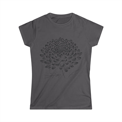 Chrysanthemum Bloom Women's Graphic Tee
